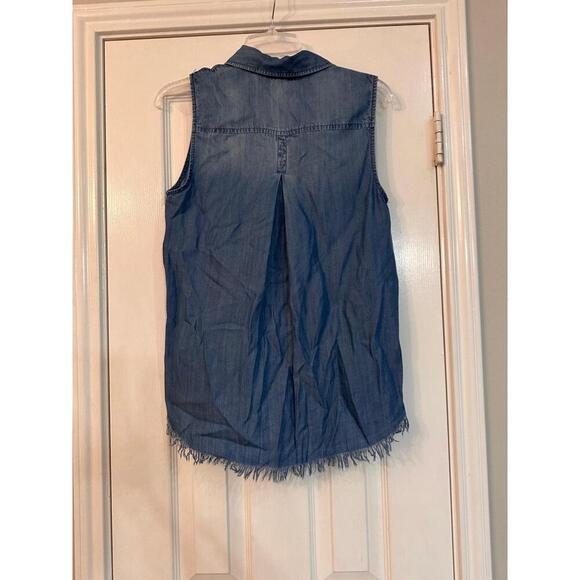 Beach Lunch Lounge Womens S/M Blue Denim Sleeveless Frayed Hem Shirt - Picture 7 of 8